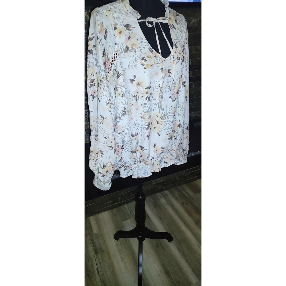 Daytrip Beige Floral Blouse Loose Fit  Size L